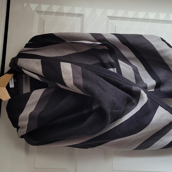 Calvin Klein Cape Wrap - Picture 4 of 5